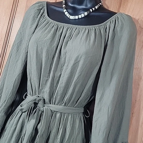 Windsor Olive Green Romper - Picture 3 of 12